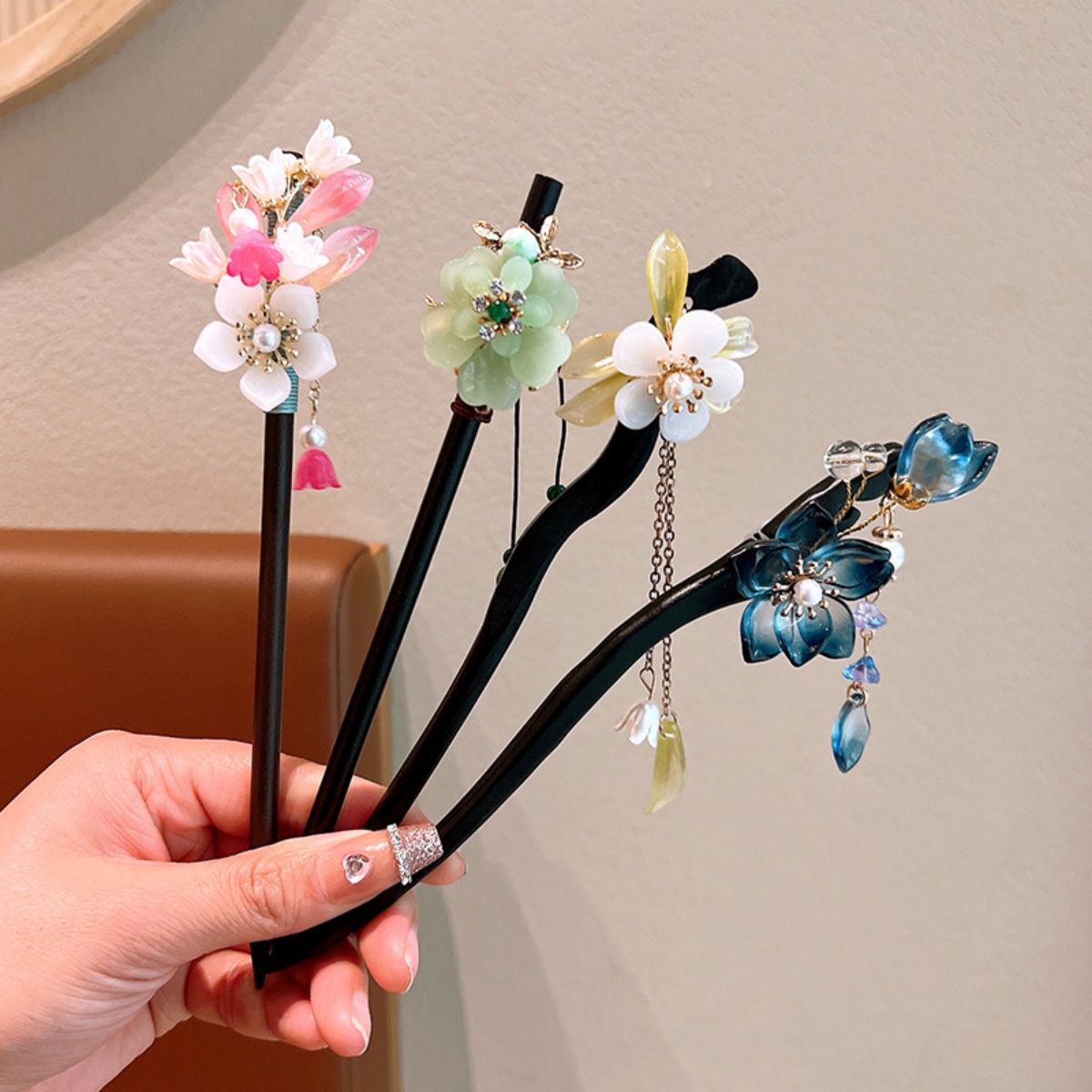 Nefis Çiçek Püskül Ahşap Firke - Women Accessories For Hand incelemesi ve fiyatı