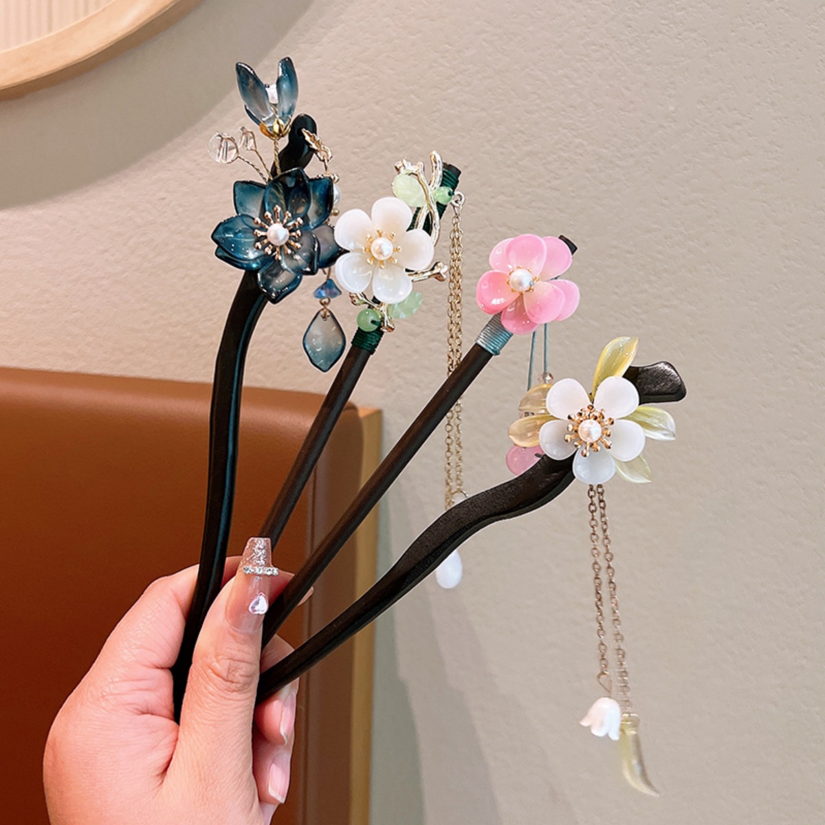 Nefis Çiçek Püskül Ahşap Firke - Women Accessories For Hand incelemesi ve fiyatı